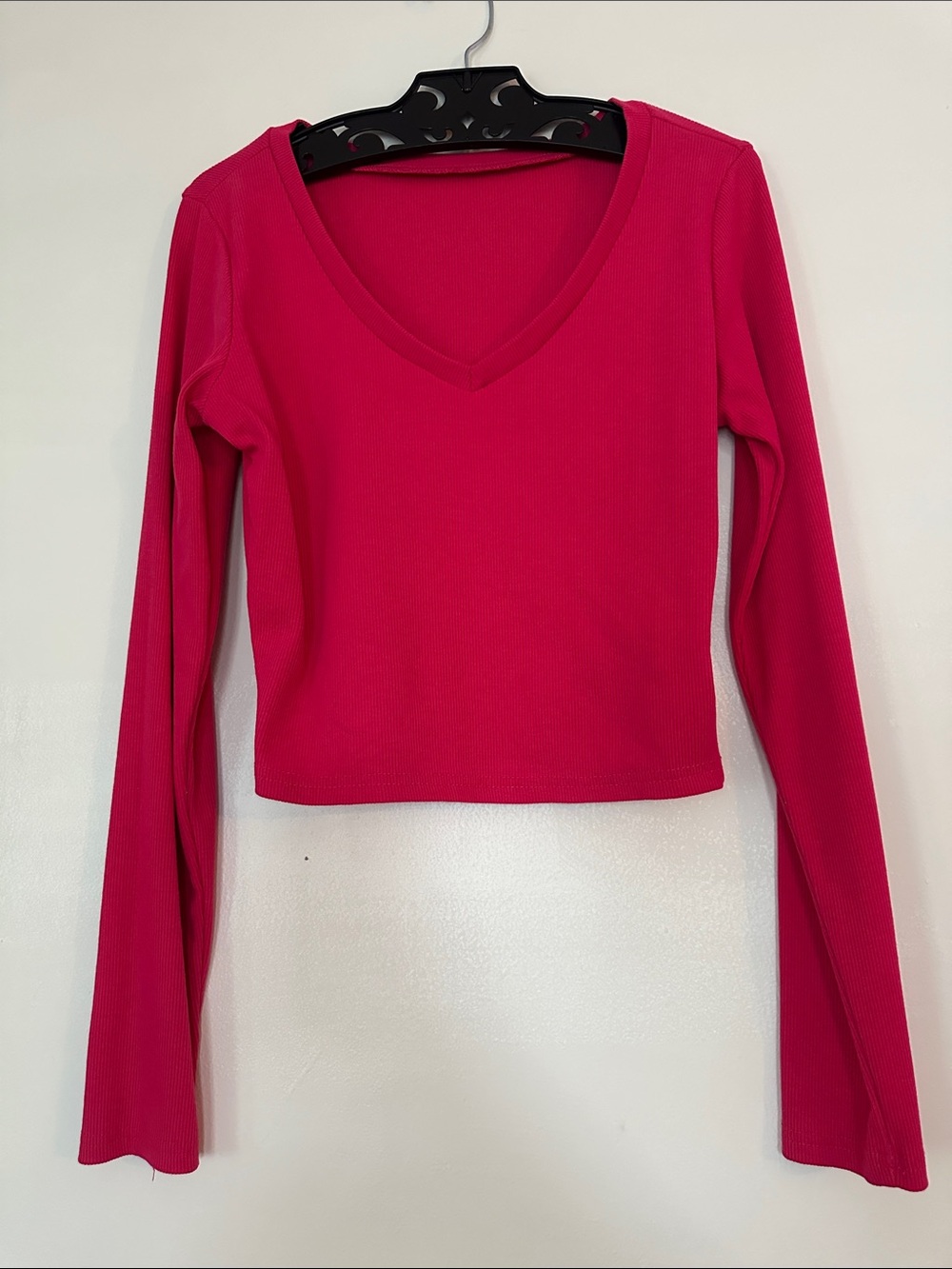 Women's V-Neck Long Sleeve Crop Top - Pink